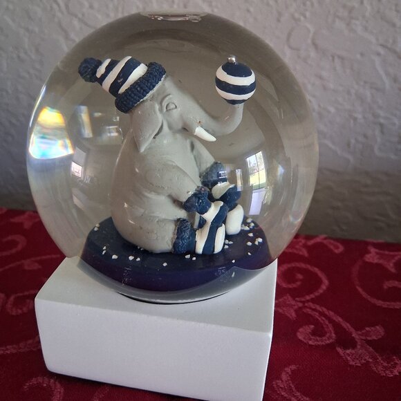 J. Crew Holiday 2017 Collectible Snow Globe - Picture 4 of 10
